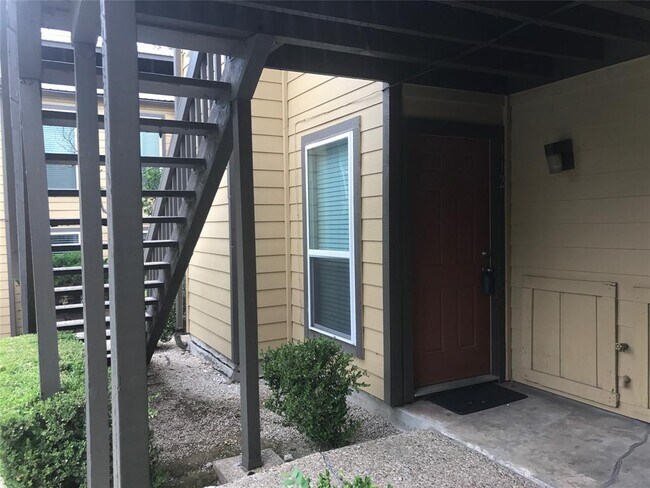 1000 W 26th St Austin, TX 78705 photo 3