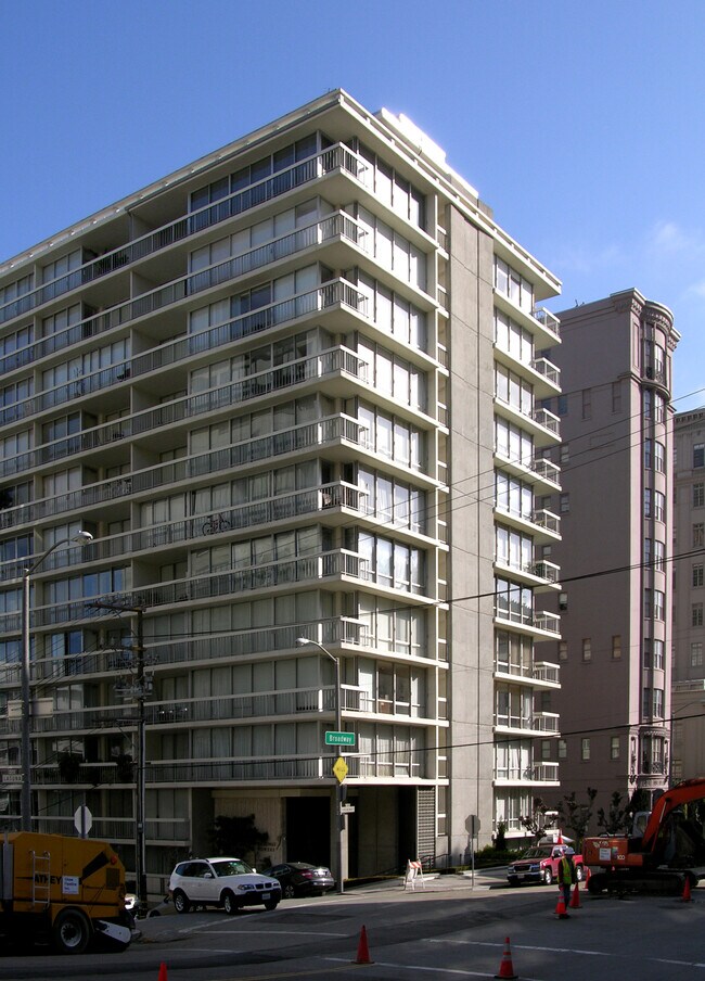 Broadway Towers photo 3