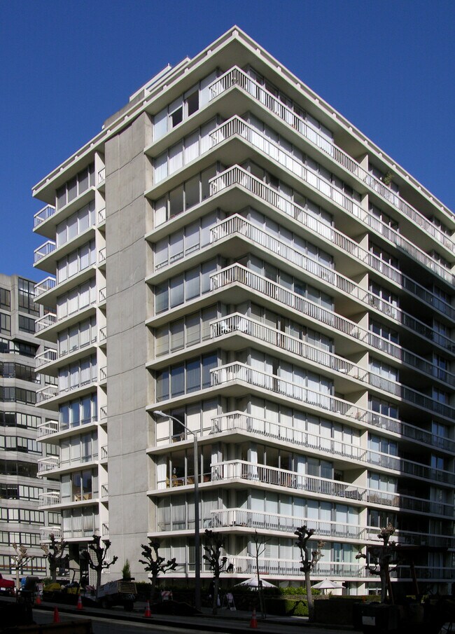 Broadway Towers photo 4