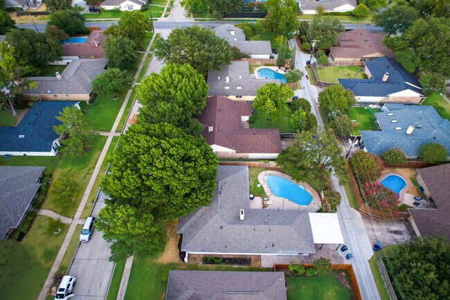 7754 Querida Ln photo 2