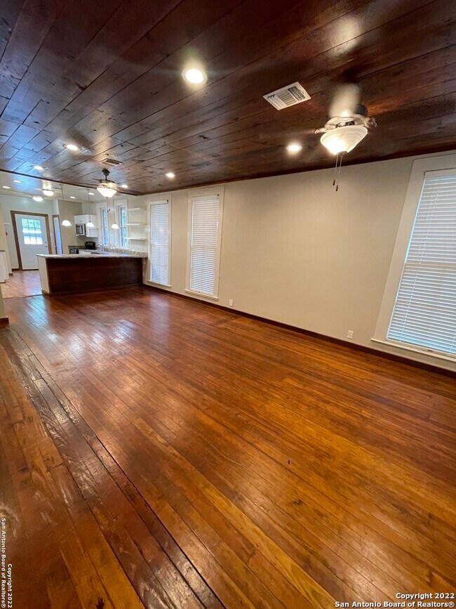 1207 Westgate Ln San Antonio, TX 78209 photo 3