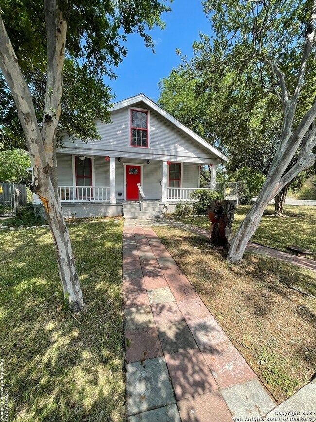 1207 Westgate Ln San Antonio, TX 78209 photo 2