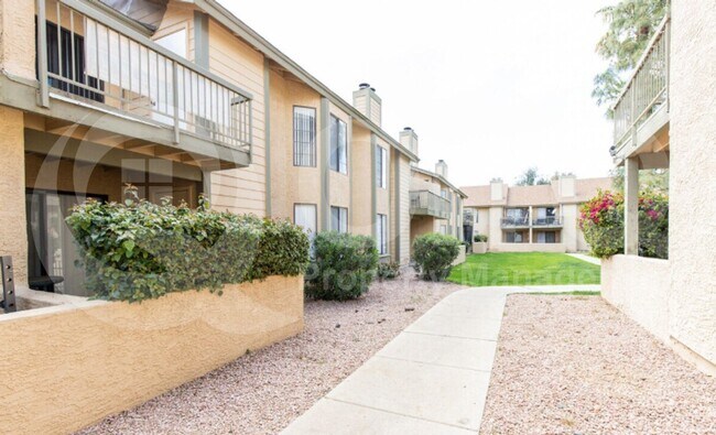 5236 W Peoria Ave Glendale, AZ 85302 photo 4