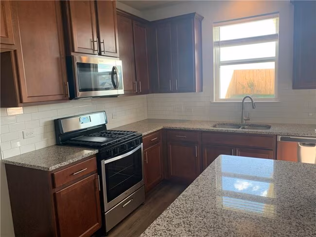 6325 Mary Lewis Dr Austin, TX 78747 photo 3