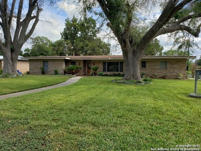 600 Antler Dr San Antonio, TX 78213 photo 2
