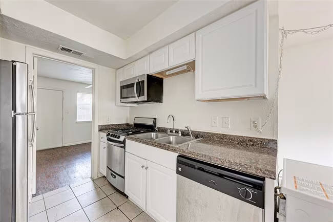 1010 W 23rd St Austin, TX 78705 photo 5