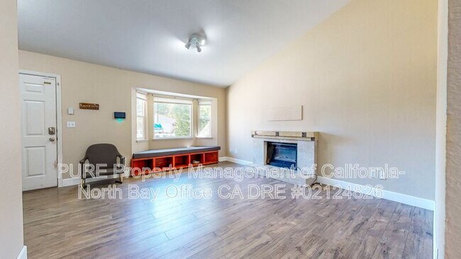 1935 Commons Ct Windsor, CA 95492 photo 4