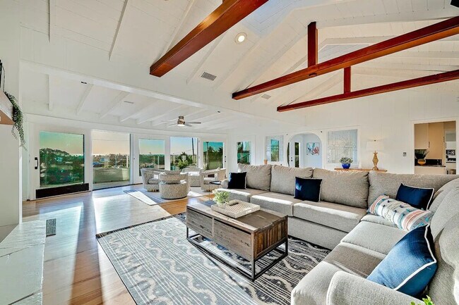 1185 Tamarack Ave Carlsbad, CA 92008 photo 3