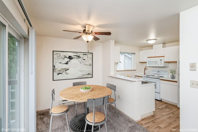 Landis Pointe photo 4