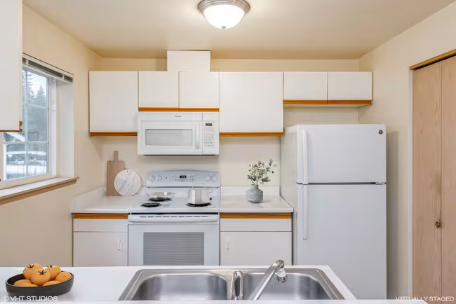Landis Pointe photo 3