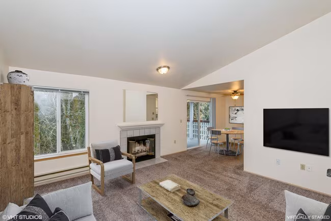 Landis Pointe photo 2