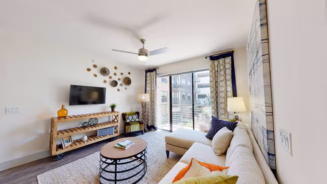 Eleven10 at Farmers Market Apartments photo 2