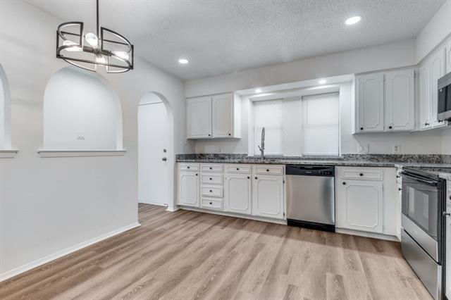 2308 W Oakdale Rd Irving, TX 75060 photo 4