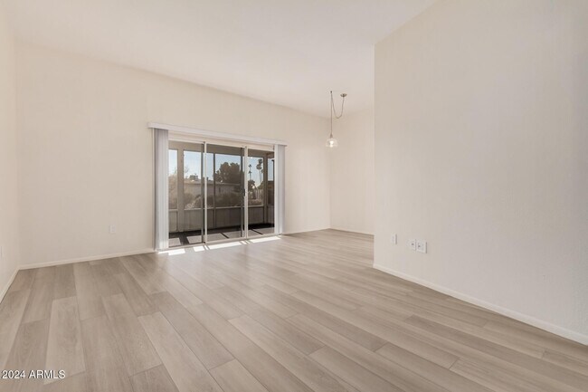 10641 W Boswell Blvd Sun City, AZ 85373 photo 3