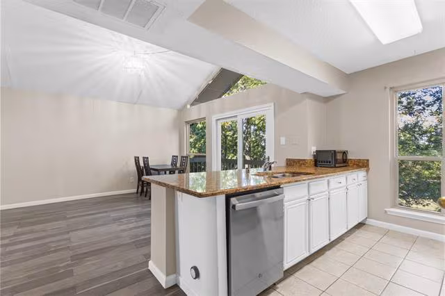 7107 Holly Hill Dr Dallas, TX 75231 photo 3