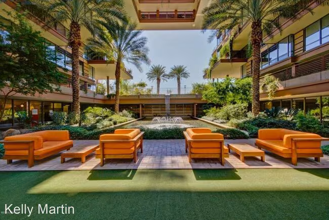7131 E Rancho Vista Dr Scottsdale, AZ 85251 photo 2