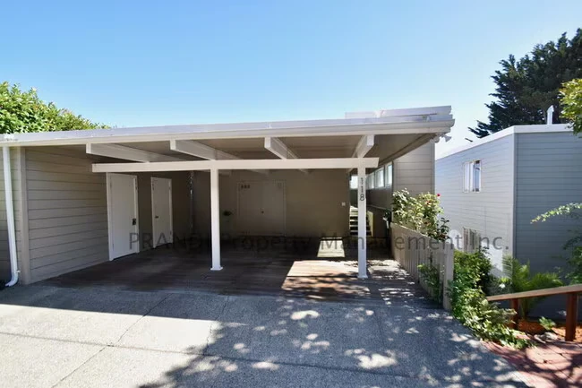 120 Buchanan Dr Sausalito, CA 94965 photo 2