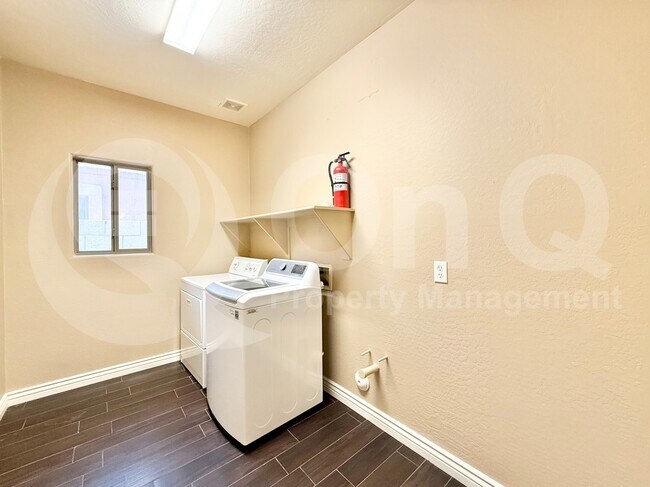 16111 W Winslow Dr Goodyear, AZ 85338 photo 3