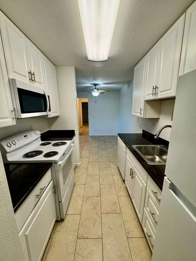 445 Ignacio Blvd Novato, CA 94949 photo 3