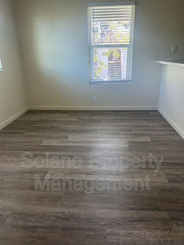 766 E Tabor Ave Fairfield, CA 94533 photo 3