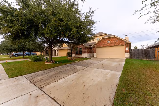 448 Bottle Brush Dr Kyle, TX 78640 photo 2