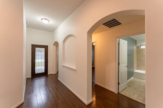 448 Bottle Brush Dr Kyle, TX 78640 photo 4