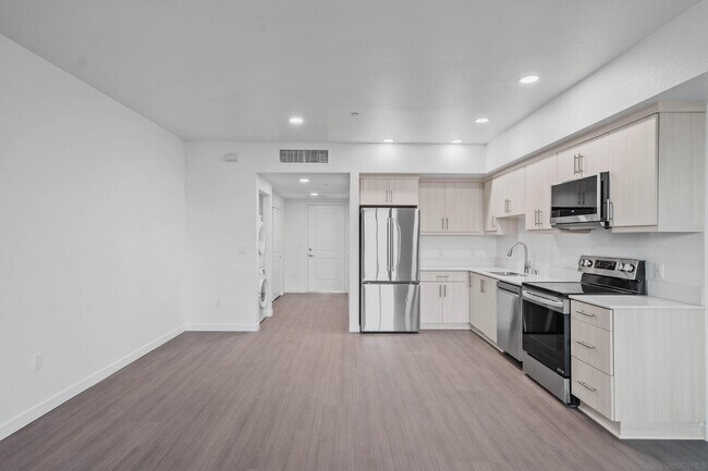 2724 El Cajon Blvd San Diego, CA 92104 photo 3