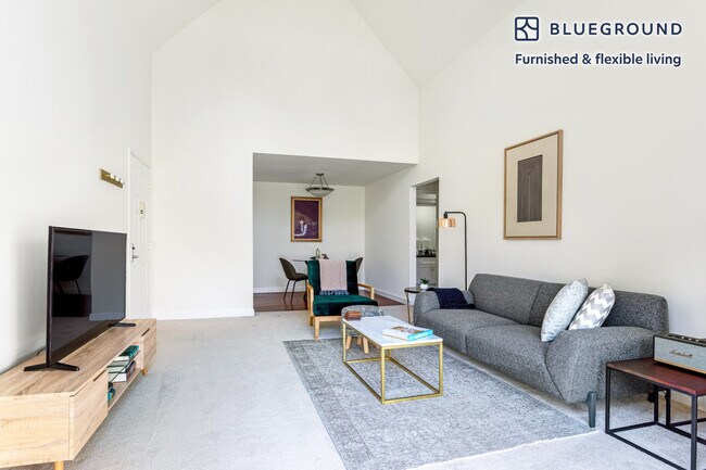 900 Pepper Tree Ln Santa Clara, CA 95051 photo 2