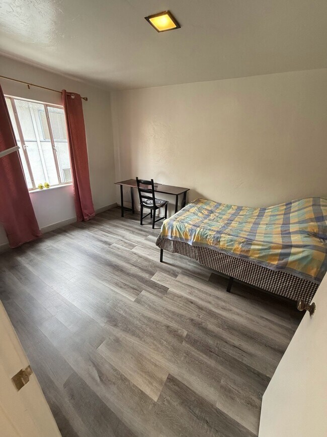1708 Euclid Ave Berkeley, CA 94709 photo 2