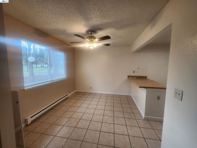 27162 Tampa Ave Hayward, CA 94544 photo 4