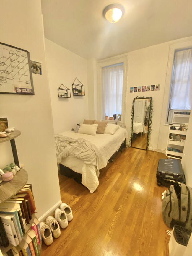 413 E 70th St New York, NY 10021 photo 4