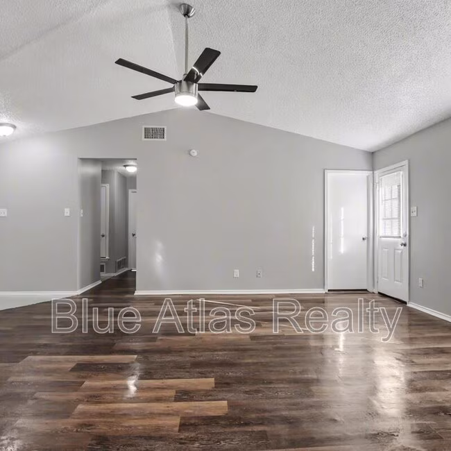 1009 W Hills Terrace Fort Worth, TX 76179 photo 4