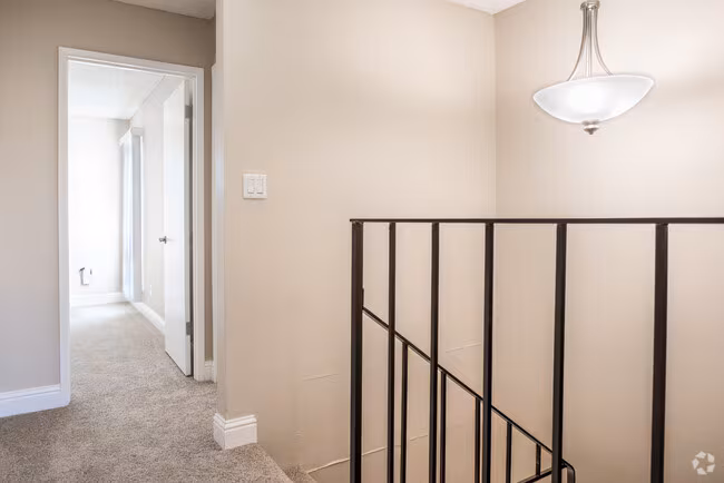 Roberts Lane photo 5