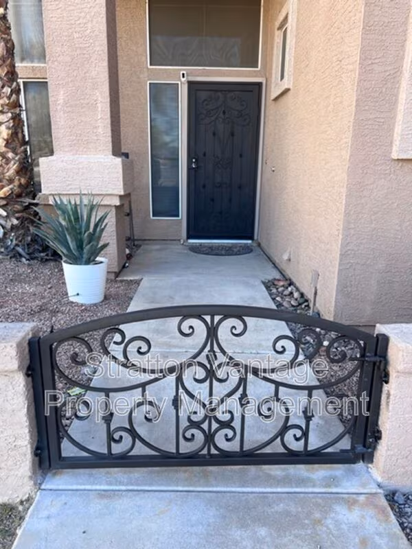 921 N Red Rock St Gilbert, AZ 85234 photo 4