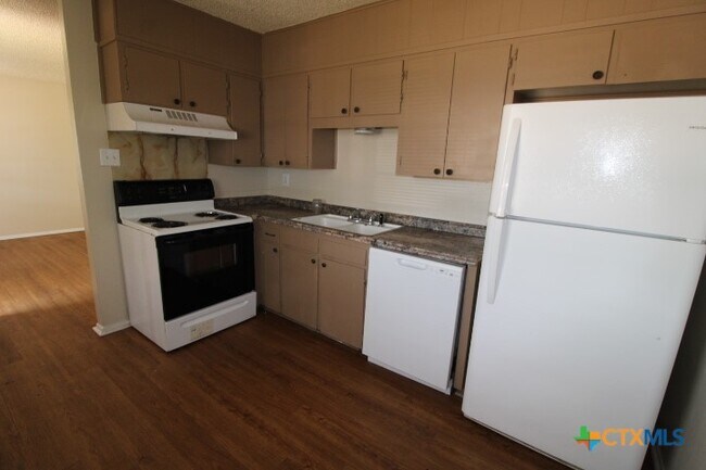 603 Westview Cir Copperas Cove, TX 76522 photo 2