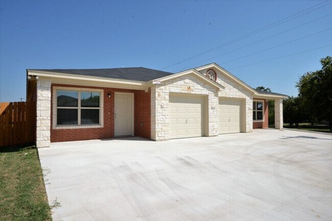 1107 Stealth Ln Killeen, TX 76549 photo 2