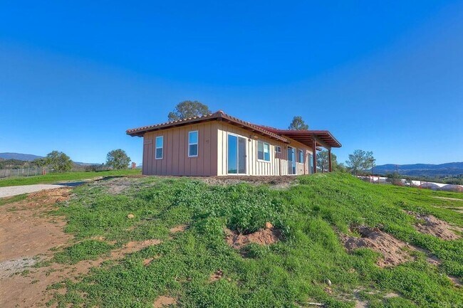 29433 Cole Grade Rd Valley Center, CA 92082 photo 2