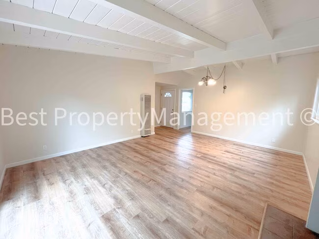 Newly Remodeled home in Hayward photo 3