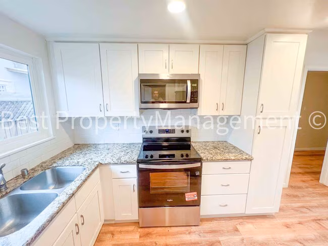 Newly Remodeled home in Hayward photo 5