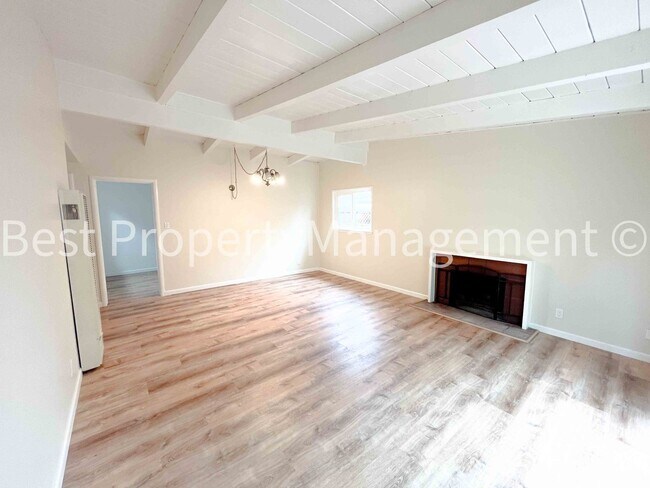 Newly Remodeled home in Hayward photo 4