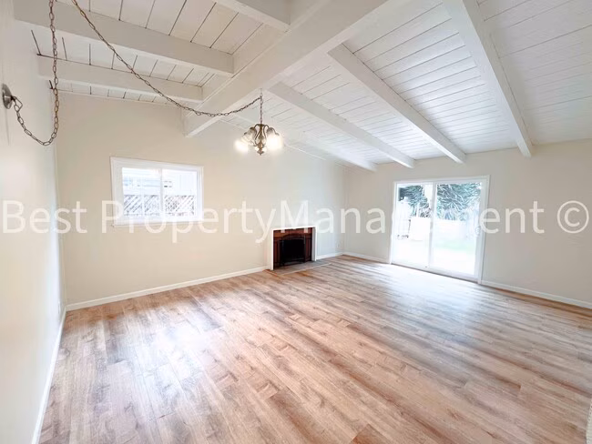Newly Remodeled home in Hayward photo 2
