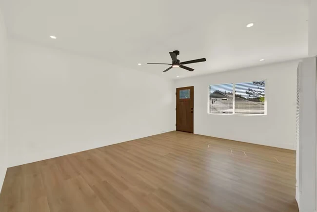 610 Military E Benicia, CA 94510 photo 2