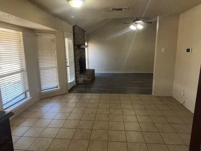 109 E Blancas Dr Copperas Cove, TX 76522 photo 3