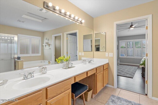 15257 W Hearn Rd Surprise, AZ 85379 photo 2