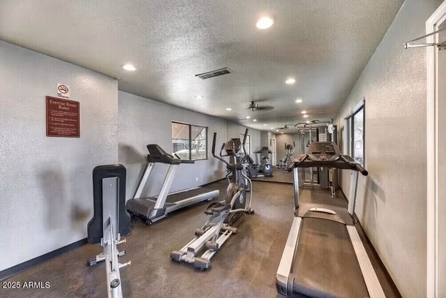 4101 W Union Hills Dr Glendale, AZ 85308 photo 3