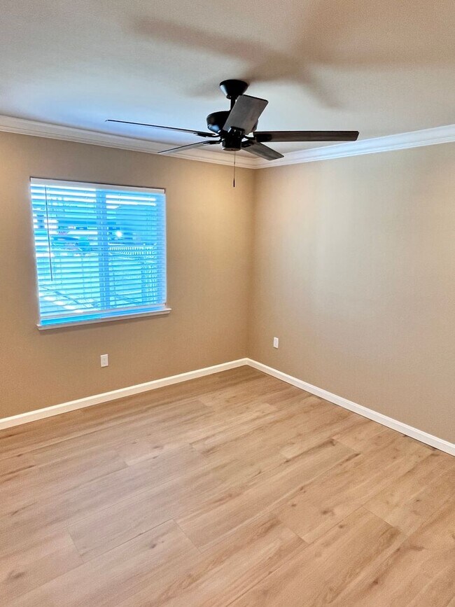 281 Arthur Rd Martinez, CA 94553 photo 2