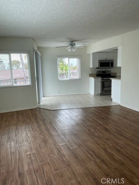 207 W Marquita San Clemente, CA 92672 photo 3