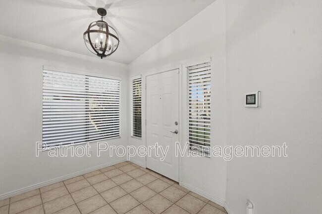 Four Beds! Gilbert Location! photo 5