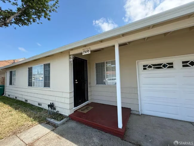 25696 Lander Ave Hayward, CA 94544 photo 2