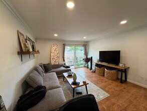 3993 Jewell St San Diego, CA 92109 photo 5